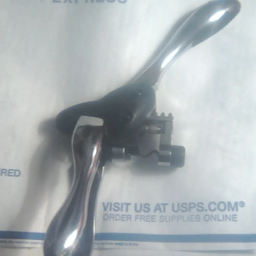 Crate& Barrel Easy Grip Deluxe Corkscrew